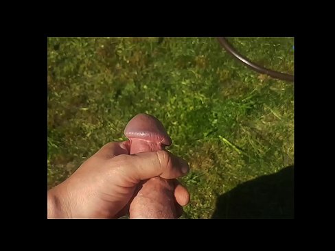 ❤️ Una guapa calenta es folla el seu cony rosa i es corre amb un esquitxat en un jardí d'estiu ❤❌ Súper porno a nosaltres ca.courseclass.ru ☑